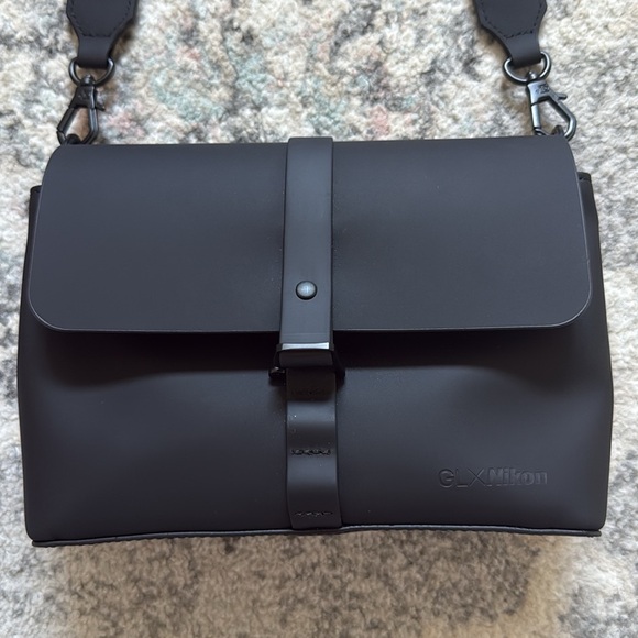 Gaston Luga x Nikon Bag - Picture 2 of 16